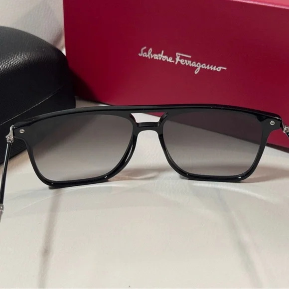 FERRAGAMO unisex sunglasses, NWT - Picture 8 of 15